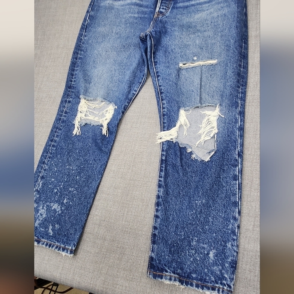 Levis 501 Distressed Style Medium Wash 100% Cotton Denim Jeans 31 × 26 - Picture 2 of 11